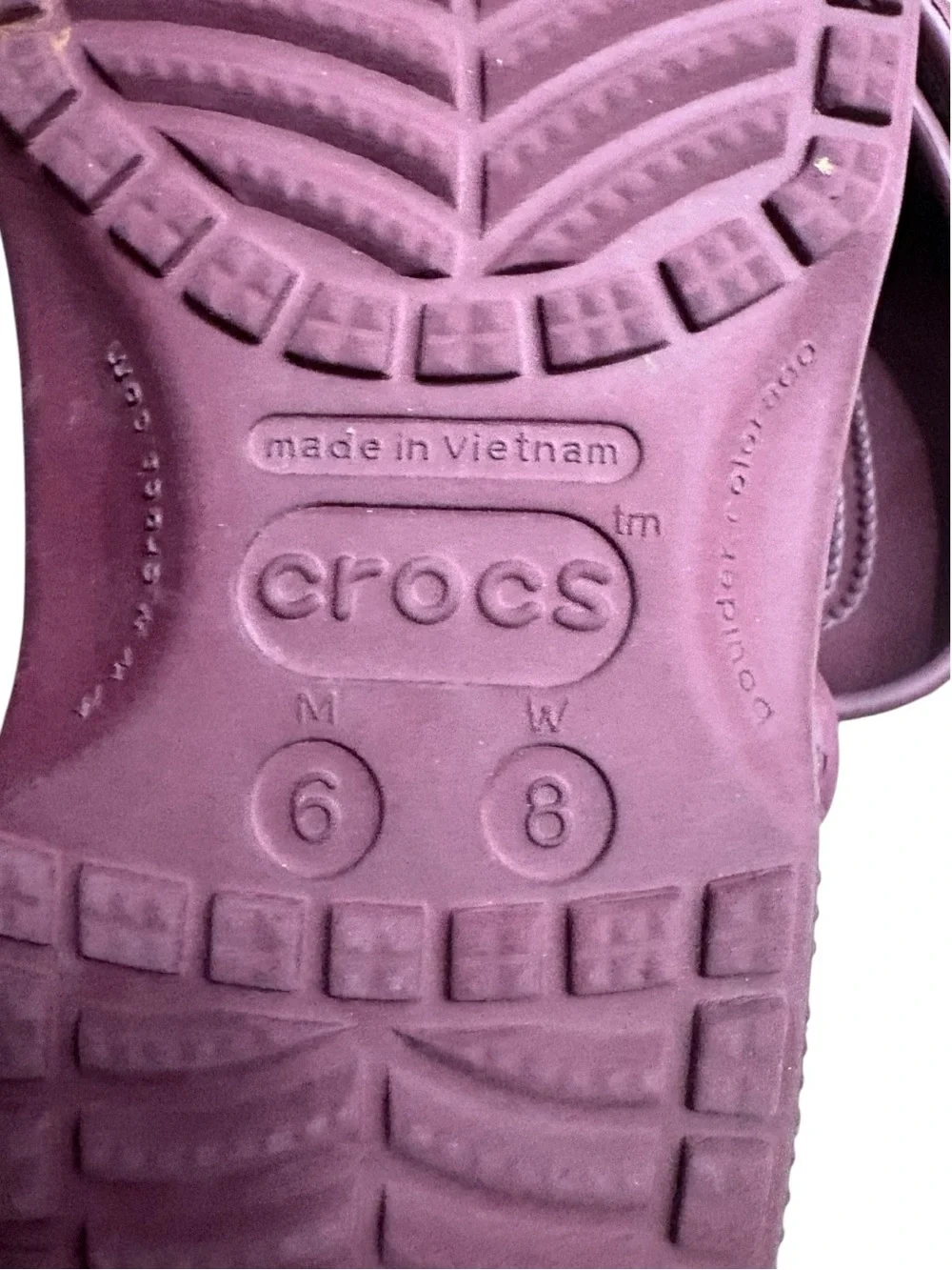CROCS Comfortable Slip-onClogs in Deep Maroon Size 8 -- PERFECT FOR FALL!!!!
